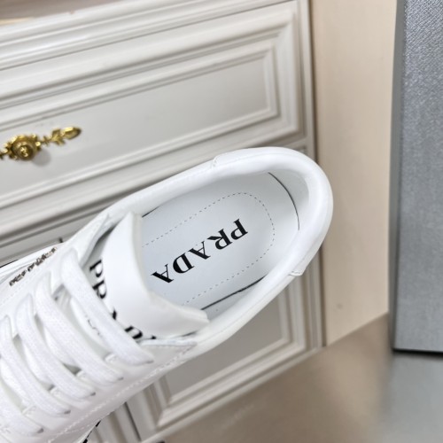 Prada Mens Shoes Casual Luxury Brand Breathable Sneakers with Original Box