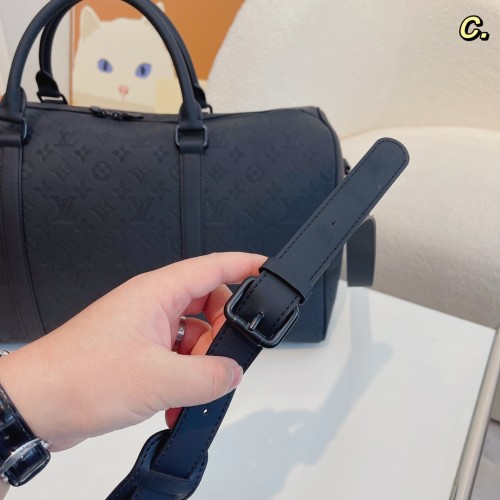 Louis Vuitton Womens and Mens Unisex Bags Luxury Brand LV Keepall Bandoulière 50 Fashion Design Travel Bag
