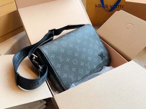 Louis Vuitton Mens Bags Fashion Type Shoulder Messenger Bags Luxury Brand Black DISTRICT PM M45272 with Original Box  
