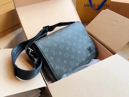 Louis Vuitton Mens Bags Fashion Type Shoulder Messenger Bags Luxury Brand Black DISTRICT PM M45272 with Original Box  