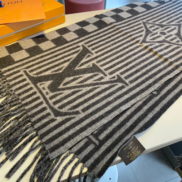 Louis Vuitton Scarves Men Womens Fashion Scarf with Original Box   