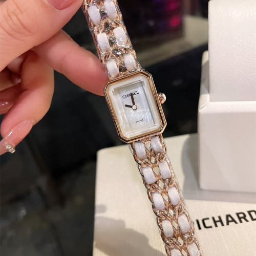 Chanel Womens Watch085