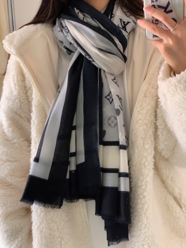 Louis Vuitton Scarves Men Womens Fashion Scarf with Original Box   