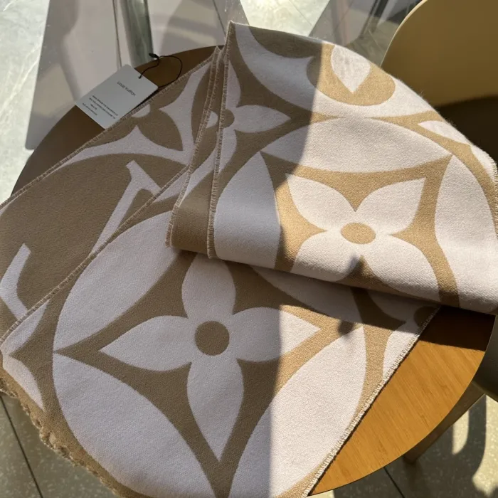 Louis Vuitton Scarves Men Womens Fashion Scarf with Original Box   