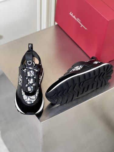 Salvatore Ferragamo Mens Shoes Sneakers Luxury Brand Fashion Shoes For Men with Original box Whatsapp 