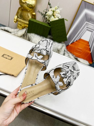 Gucci Womens Shoes Slippers Gucci WOMEN'S INTERLOCKING G CUT-OUT SANDAL Luxury Brand with Original Box 694451 US000 2535  
