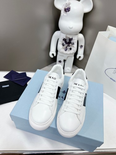 Prada Womens Shoes Casual Luxury Brand Breathable Prada sneakers with Original Box