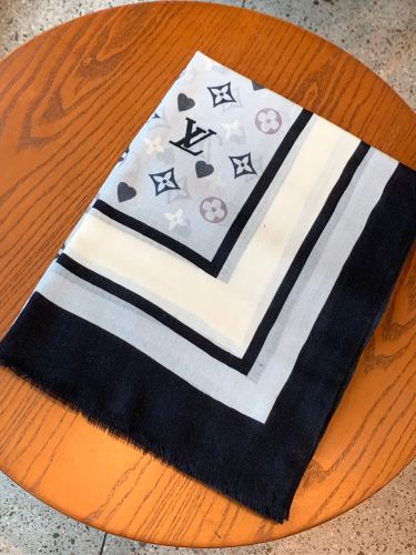 Louis Vuitton Scarves Men Womens Fashion Scarf with Original Box   