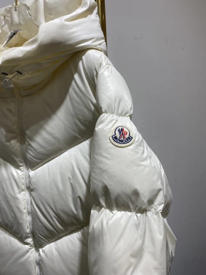 Moncler Design Womens Winter Windprood Down Jackets Keep Warm 90% White Duck Down