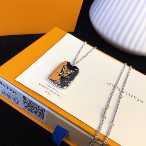 Louis Vuitton Luxury Men Womens Necklace