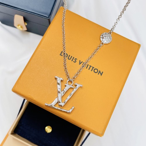 Louis Vuitton Luxury Men Womens Necklace