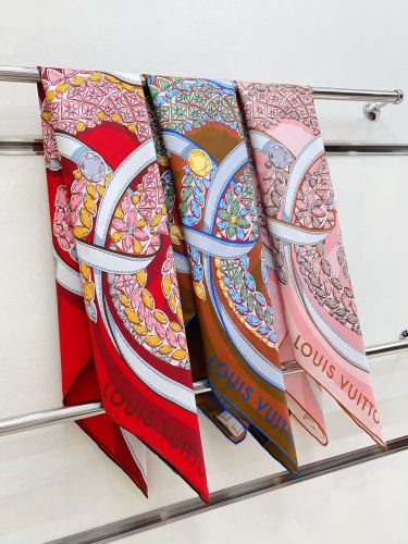 Louis Vuitton Scarves Womens Fashion Scarf Precious Dragon Silk Square 90 M79165 with Original Box   