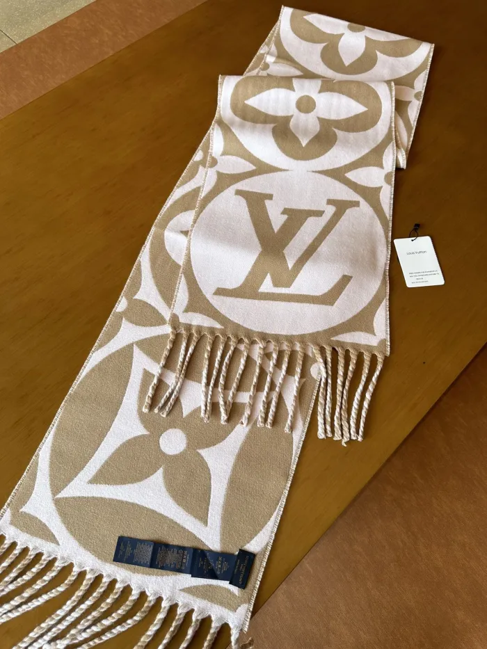 Louis Vuitton Scarves Men Womens Fashion Scarf with Original Box   