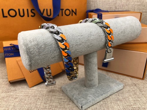 Louis Vuitton Luxury Men Womens Necklace