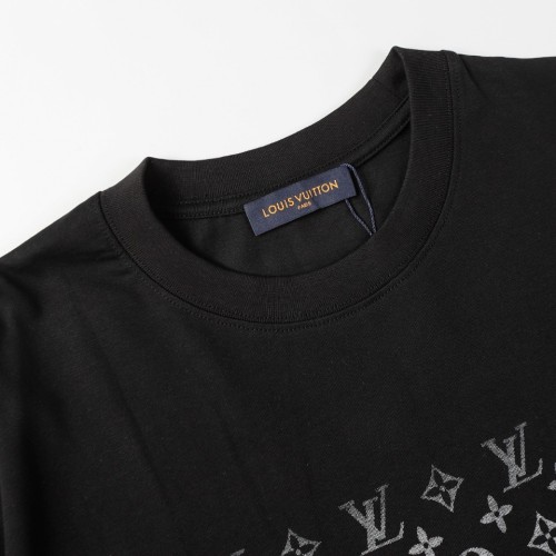 Louis Vuitton Luxury Brand Men Womens Short Sleeve T-Shirt   