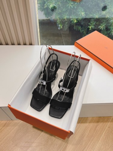 Hermes Womens Mens Unisex Shoes Extra Slippers Sandals Casual Fashion Sandals Luxury Brand with Original Box Whatsapp 