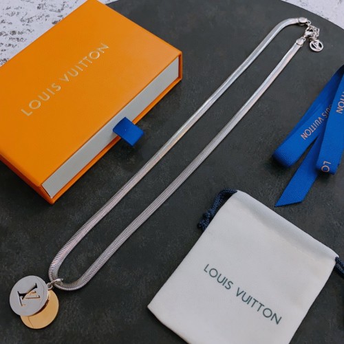 Louis Vuitton Luxury Men Womens Necklace