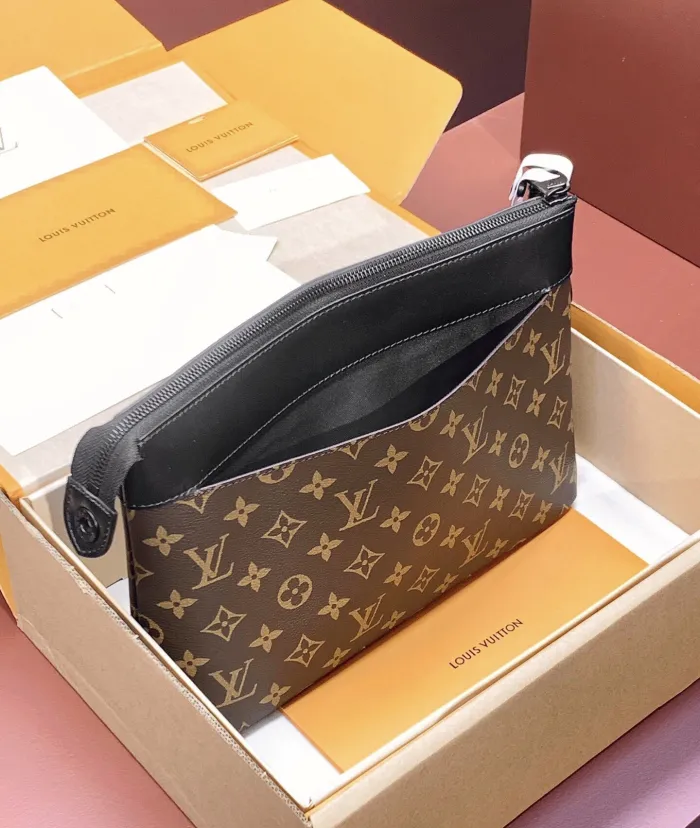 Louis Vuitton Mens Womens Bags Clutch Luxury Brand Fashion Type M82545 Pochette Voyage Souple Monogram Eclipse with Original Box  