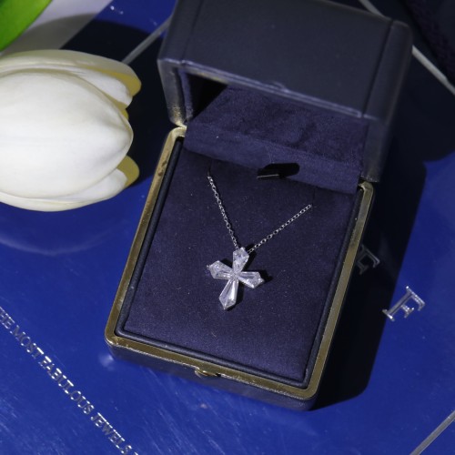 Graff Luxury Womens Necklace with Original Box