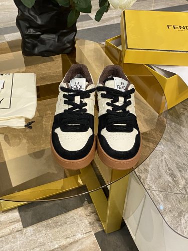 Fendi Mens Shoes Fashion Sneakers Luxury Brand Casual Fendi Trainer Sneakers Match Basse Shoes for Men with Original Box