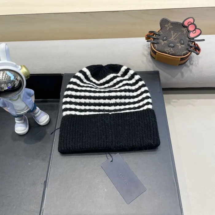 Prada Hats 053