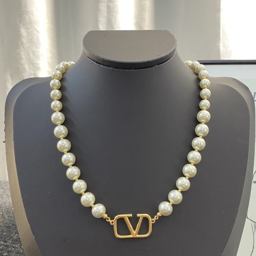 Valentino Luxury Womens Necklace N564