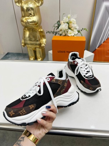 Louis Vuitton Womens Shoes Sneakers Lace-Up Luxury Brand Fashion LV Run 55 Sneaker with Original Box 1ACGOQ  