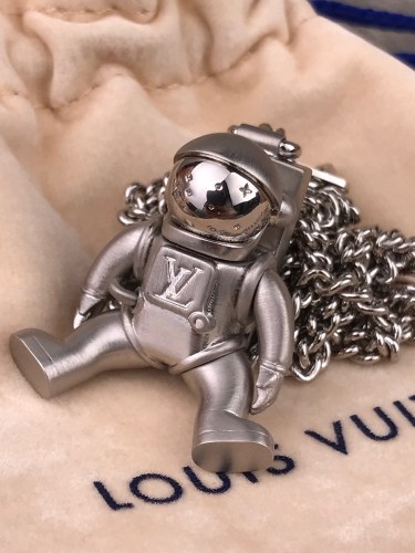 Louis Vuitton Luxury Men Womens Necklace