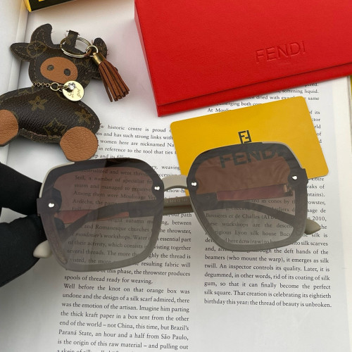 Fendi Sunglasses Luxury Brand Womens Sunglasses with Original Box  FD5711
