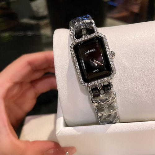 Chanel Womens Watch060