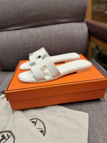 Hermes Womens Shoes Extra Slippers Sandals Casual Fashion Sandals Luxury Brand with Original Box whatsapp 