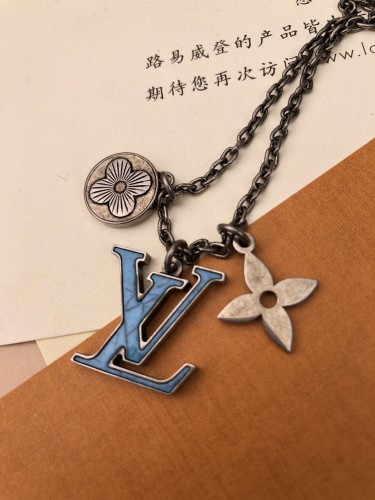 Louis Vuitton Luxury Men Womens Necklace