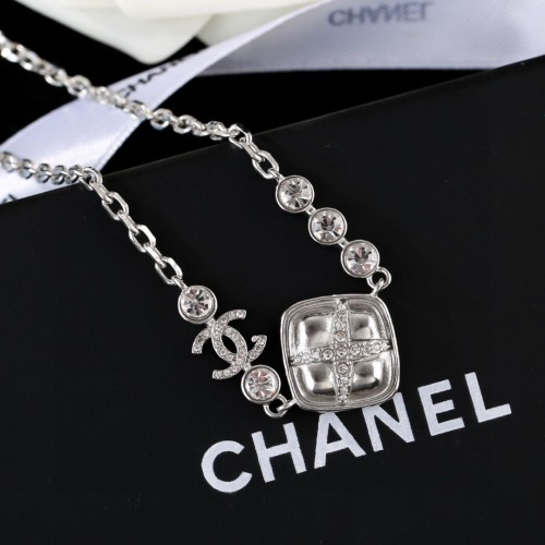 Chanel Luxury Womens Necklace