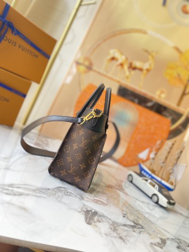Louis Vuitton Womens Shoulder Bags Handbags Luxury Brand Fashion ON MY SIDE PM M57728