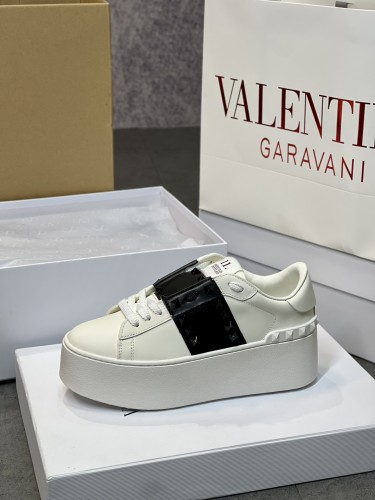 Valentino Womens Shoes Sneakers Leather Luxury Brand Women Rockstud Untitled Shoes with Original Box Whatsapp 