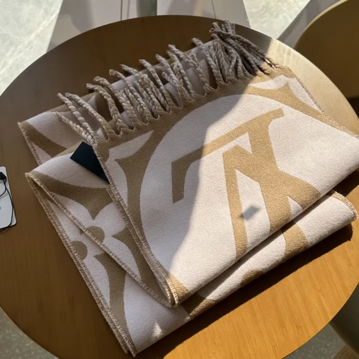 Louis Vuitton Scarves Men Womens Fashion Scarf with Original Box   