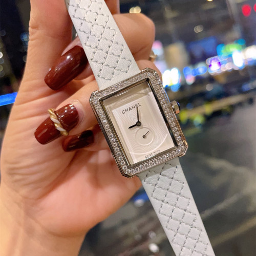 Chanel Womens Watch040