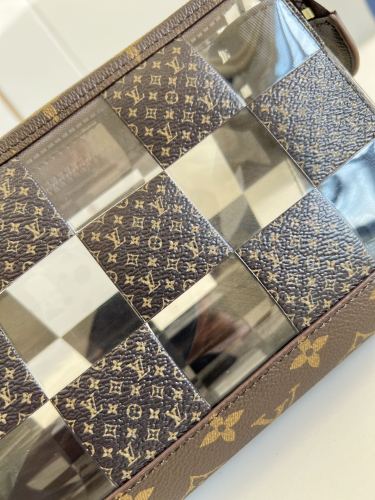 Louis Vuitton Mens Bags Clutch Wallets Luxury Brand Fashion Type Standing Pouch M81588 with Original Box