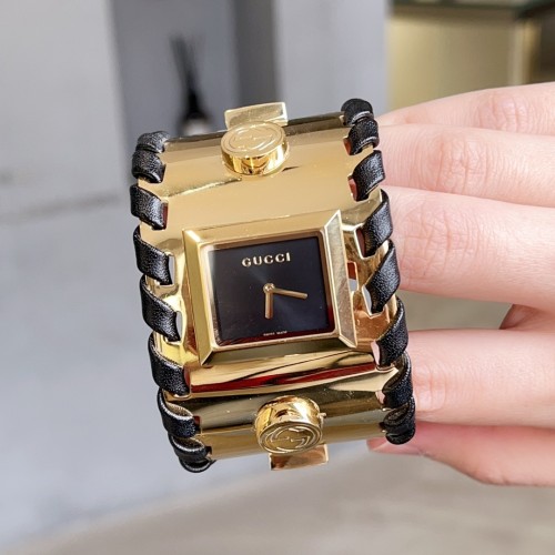 Gucci Watch034