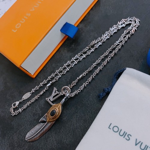 Louis Vuitton Luxury Men Womens Necklace