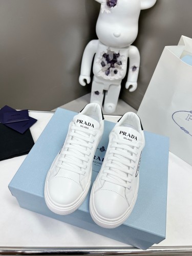 Prada Womens Shoes Casual Luxury Brand Breathable Prada sneakers with Original Box