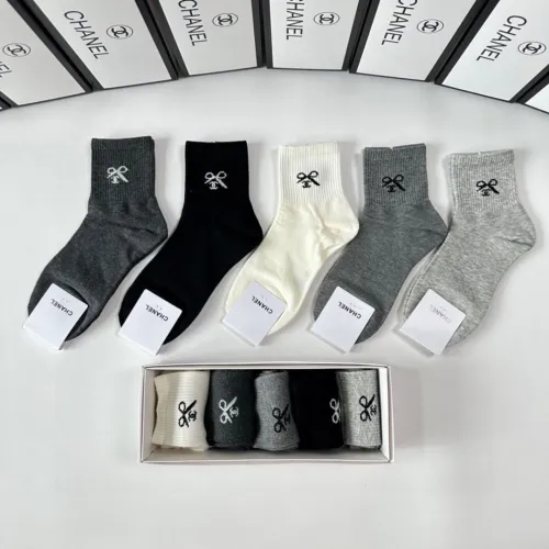 Chanel Socks 5 Pairs with Original Box Luxury Brand Breathable Chanel Sock   