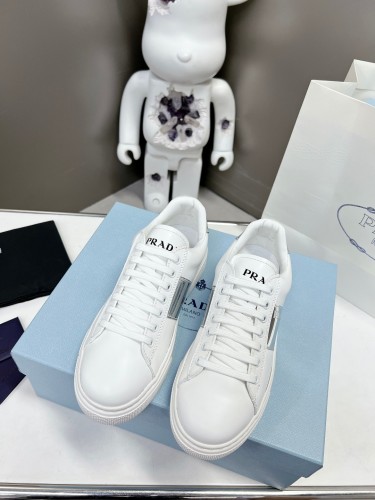 Prada Womens Shoes Casual Luxury Brand Breathable Prada sneakers with Original Box