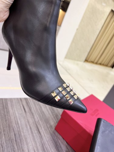 Valentino Garavani Women Fashion Knee Length Boots Luxury Brand Vlogo Signature Calfskin Combat Boot 7cm Heel with Original Box Whatsapp 