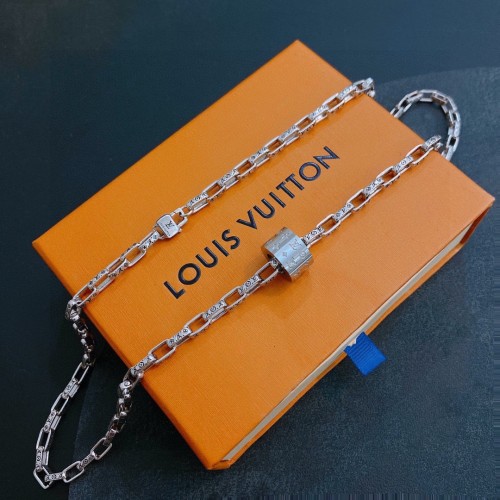 Louis Vuitton Luxury Men Womens Necklace