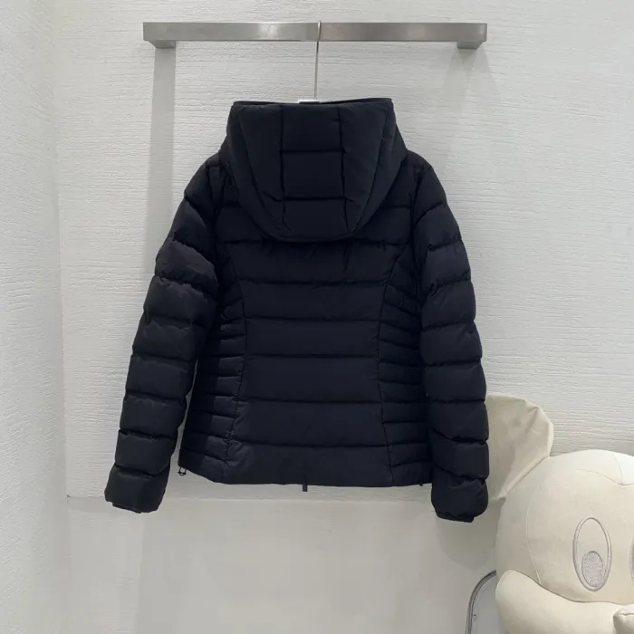 Moncler Design Womens Winter Windprood Down Jackets Keep Warm 90% White Duck Down