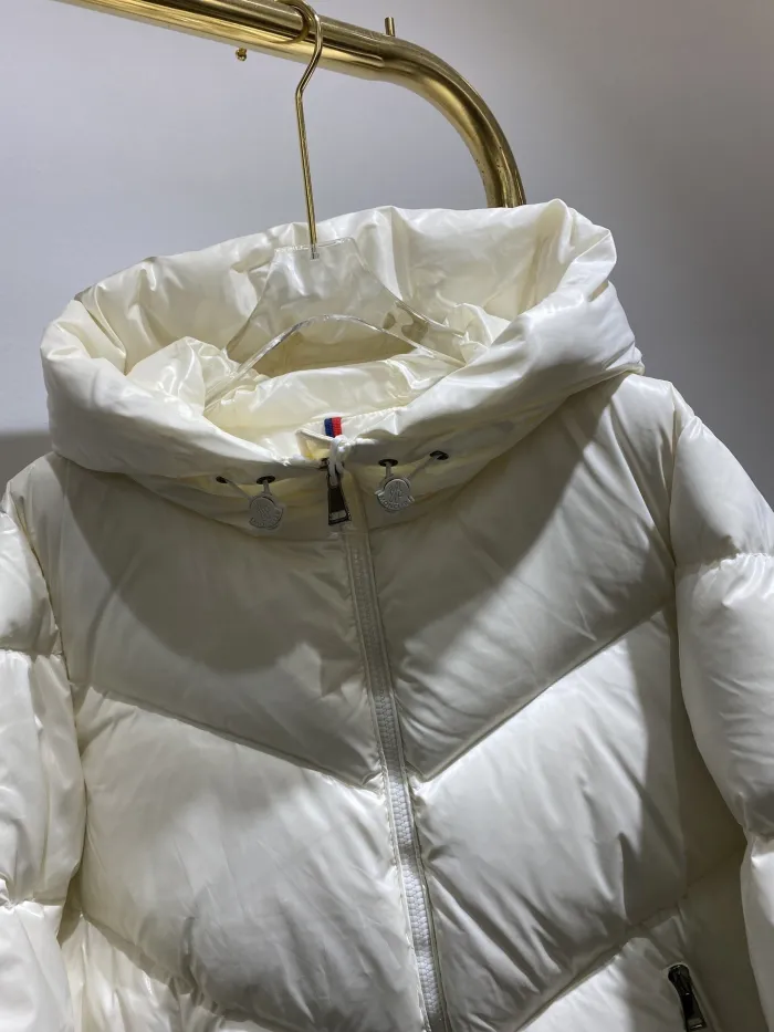 Moncler Design Womens Winter Windprood Down Jackets Keep Warm 90% White Duck Down