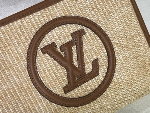 Louis Vuitton Womens Bags Shoulder Bag Clutch Luxury Brand Fashion Type Toiletry Pouch On Chain M81366  