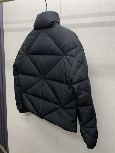 Prada Design Womens Mens Winter Windprood Down Jackets Keep Warm 90% White Duck Down