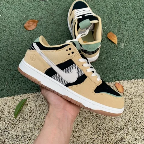Nike Dunk Low Rooted in Peace